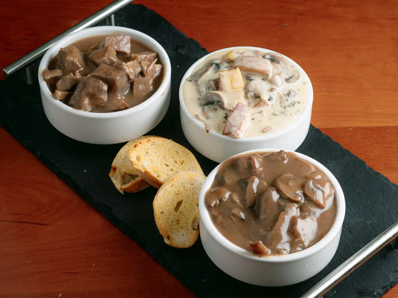 Tabla de Carnes de Res Estofadas
