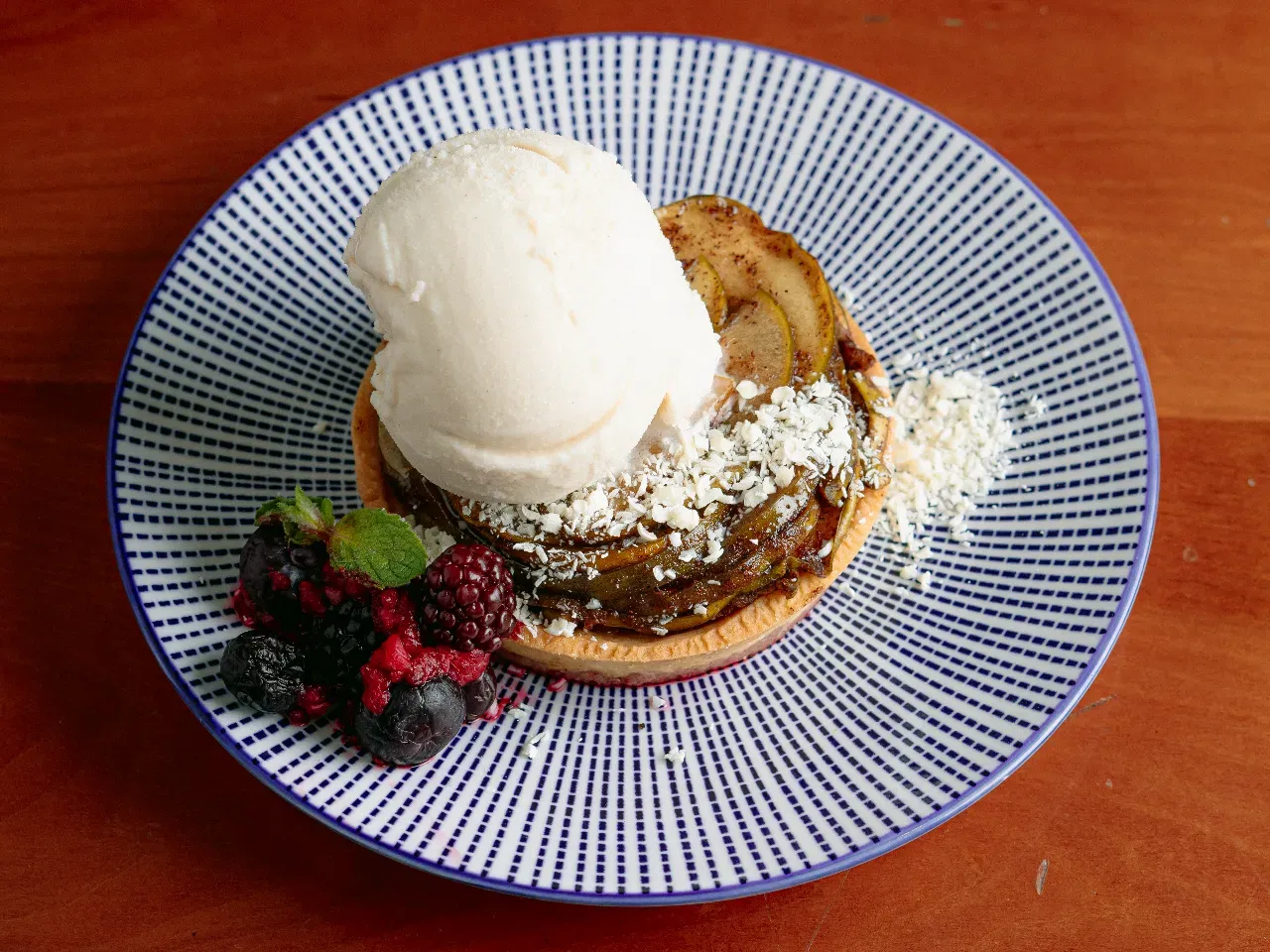 Tatín de Manzana con Helado de Vainilla