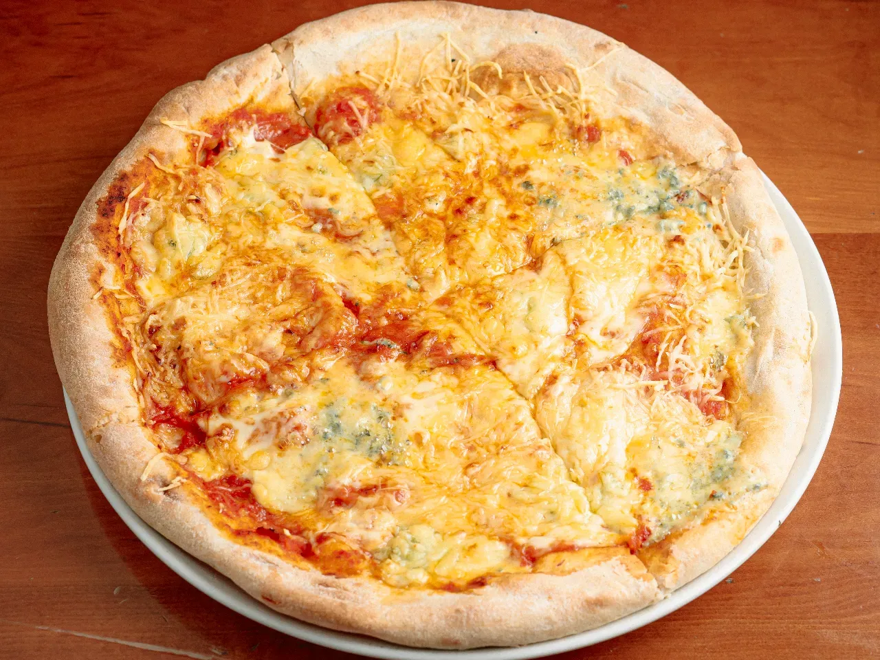 Pizza cuatro quesos